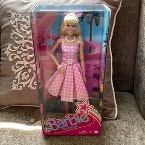 Barbie the movie collectible doll Maryot Robbie as Barbie Pink Gingham dress